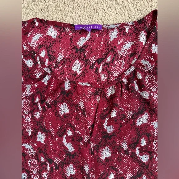 West Kei Burgundy Patterned Blouse • Elegant Print • Size S - Picture 4 of 10